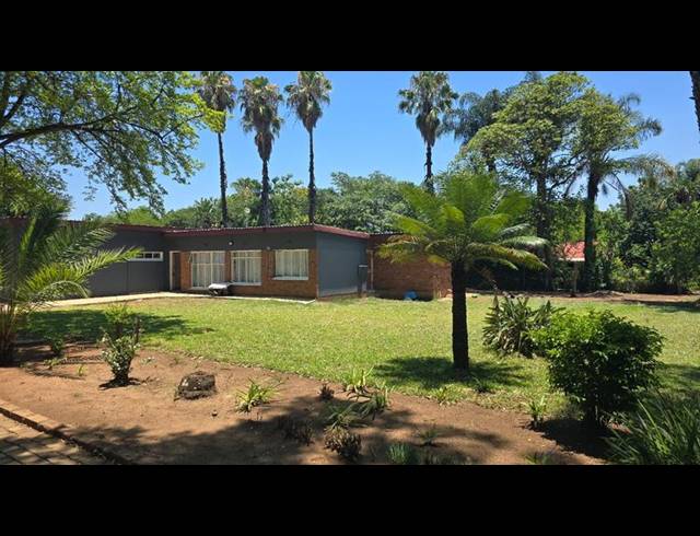 5 BEDROOM HOUSE FOR SALE IN LOUIS TRICHARDT